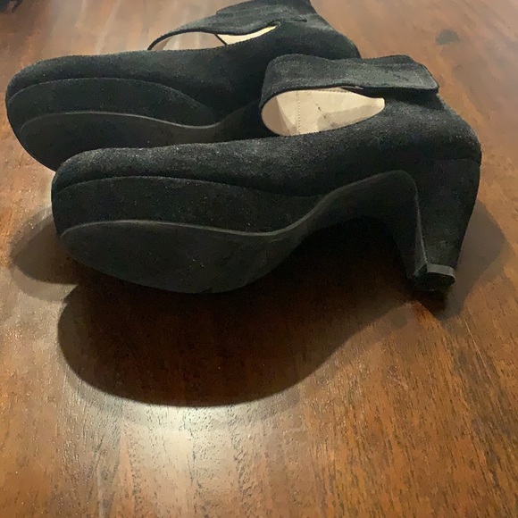 Black heels - Picture 3 of 3